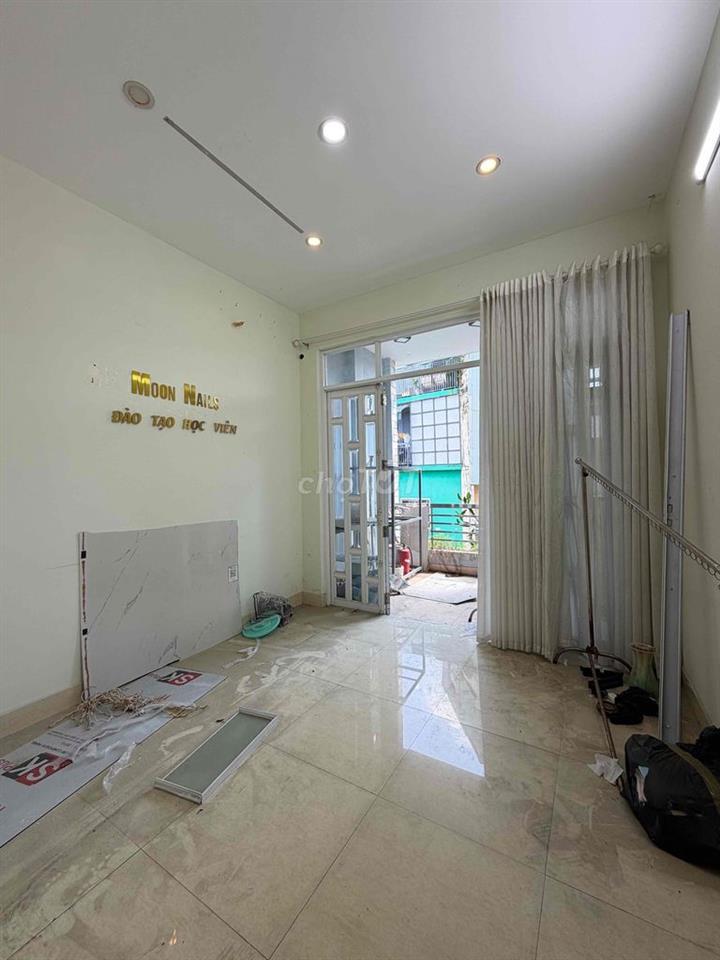 Cho thuê nhà 3tầng mặt tiền NGUYỄN HOÀNG - Hải Châu, Đà Nẵng