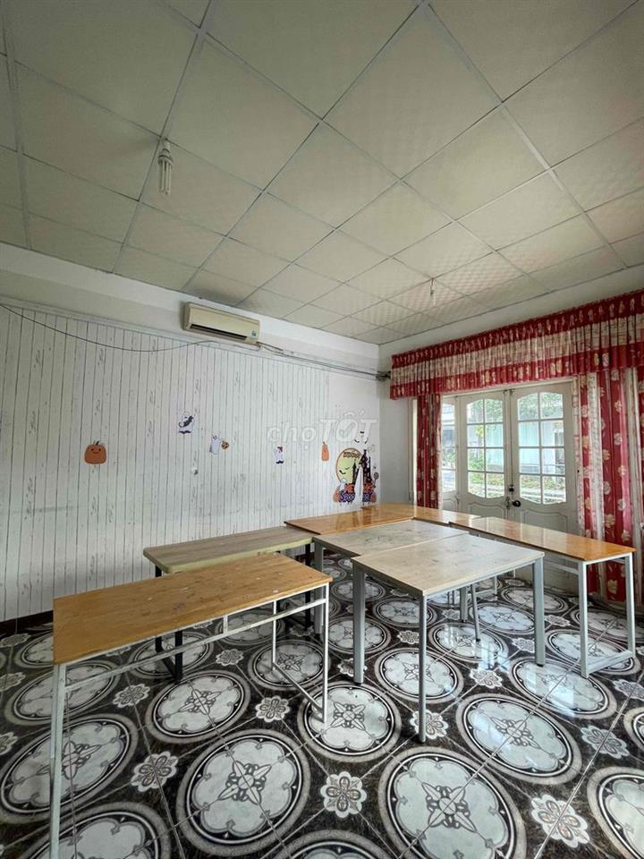 Cho thuê nhà 2tầng mặt tiền THI SÁCH, Hải Châu - ngay cổng Sân bay ĐN