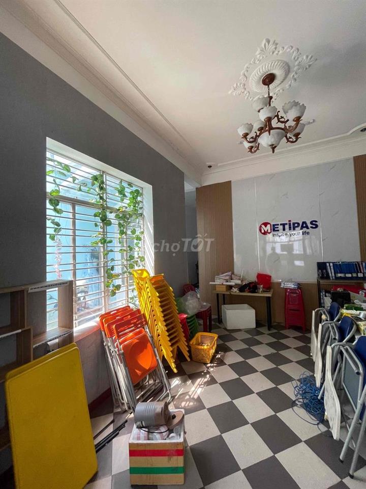 Cho thuê nhà 2tầng mặt tiền THI SÁCH, Hải Châu - ngay cổng Sân bay ĐN