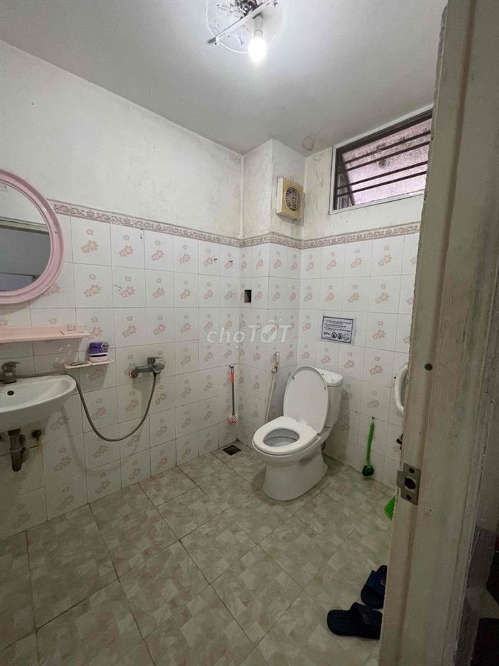 Cho thuê nhà 2tầng mặt tiền THI SÁCH, Hải Châu - ngay cổng Sân bay ĐN