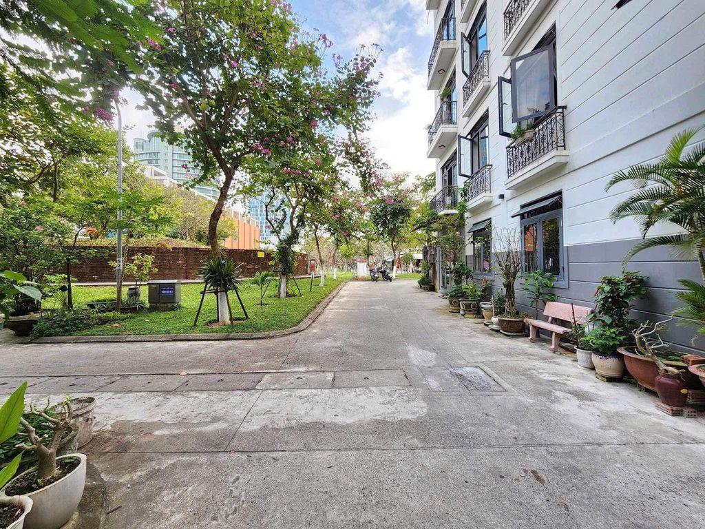 CHO THUÊ NHÀ 3 TẦNG NGANG 10M CẠNH TOÀ NHÀ QUẢ BẮP – VIEW CÔNG VIÊN
