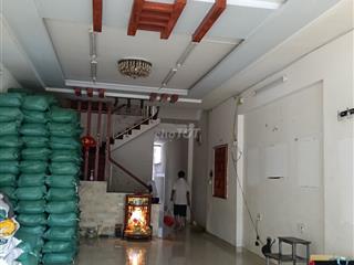 Cho thuê nhà nguyên căn ,mặt tiền gần chợ, gân sông gần biển