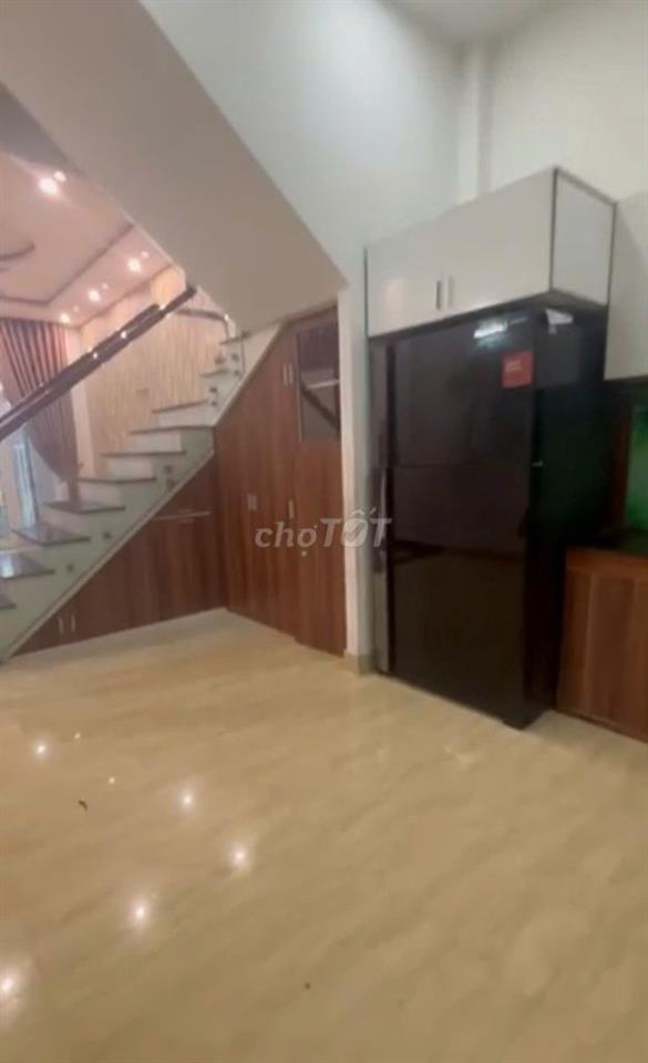 Cho thuê nhà NguyễnHuyTưởng 3 tầng,có nội thất,điềuhoà tủlạnh nónglạnh