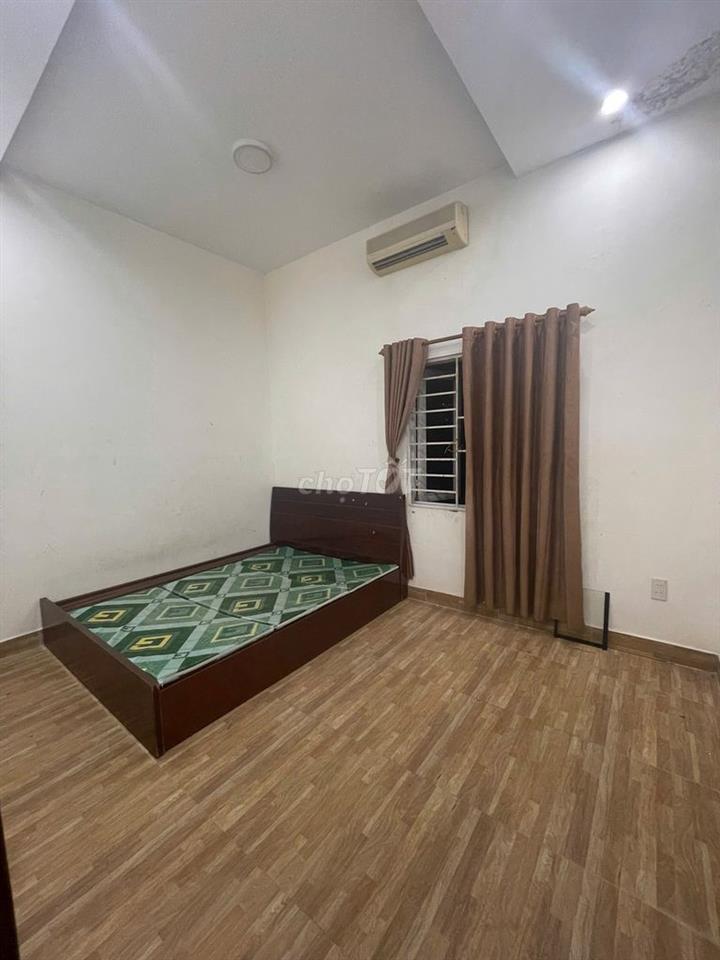 Cho thuê nhà NguyễnHuyTưởng 3 tầng,có nội thất,điềuhoà tủlạnh nónglạnh
