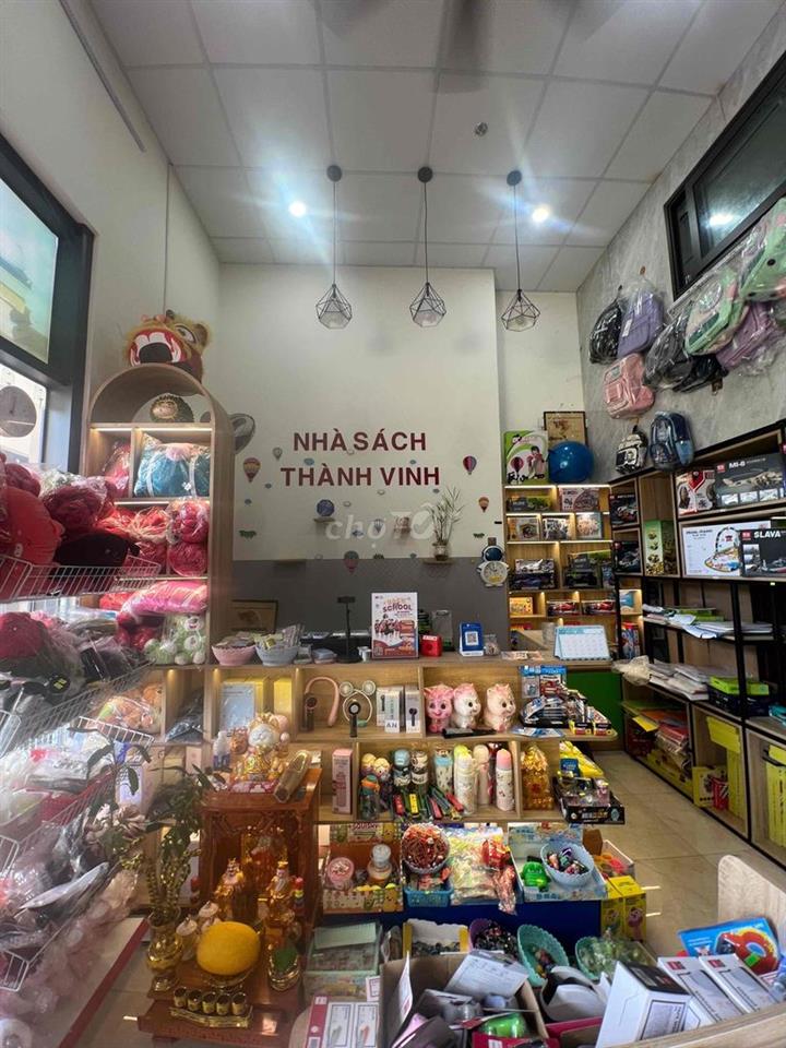 Chính chủ bán cắt lỗ nhà sách