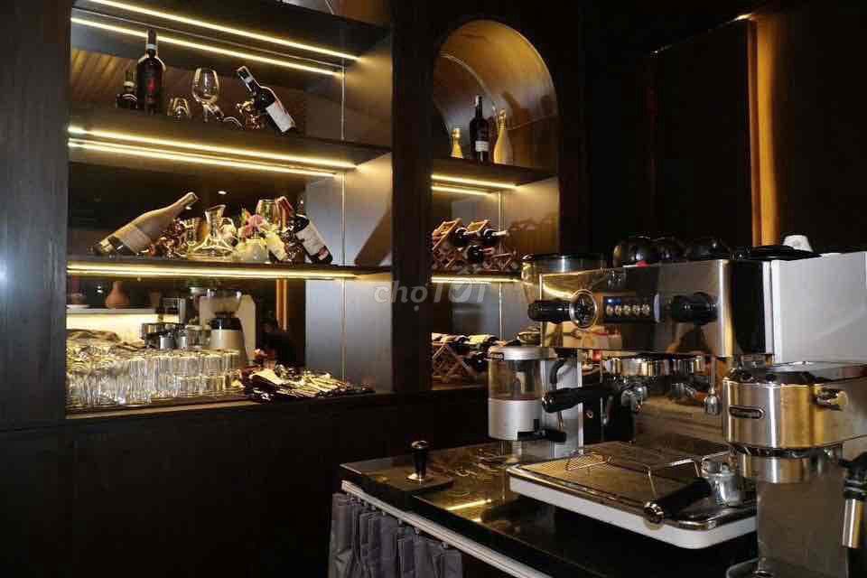 Sang nhượng bistro ( nhà hàng + cafe)500triệu, ngay Chic house ,