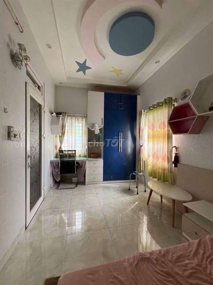 cho thuê nhà mặt đường Ngô Quyền sát chợ hải sản ,gần biển
