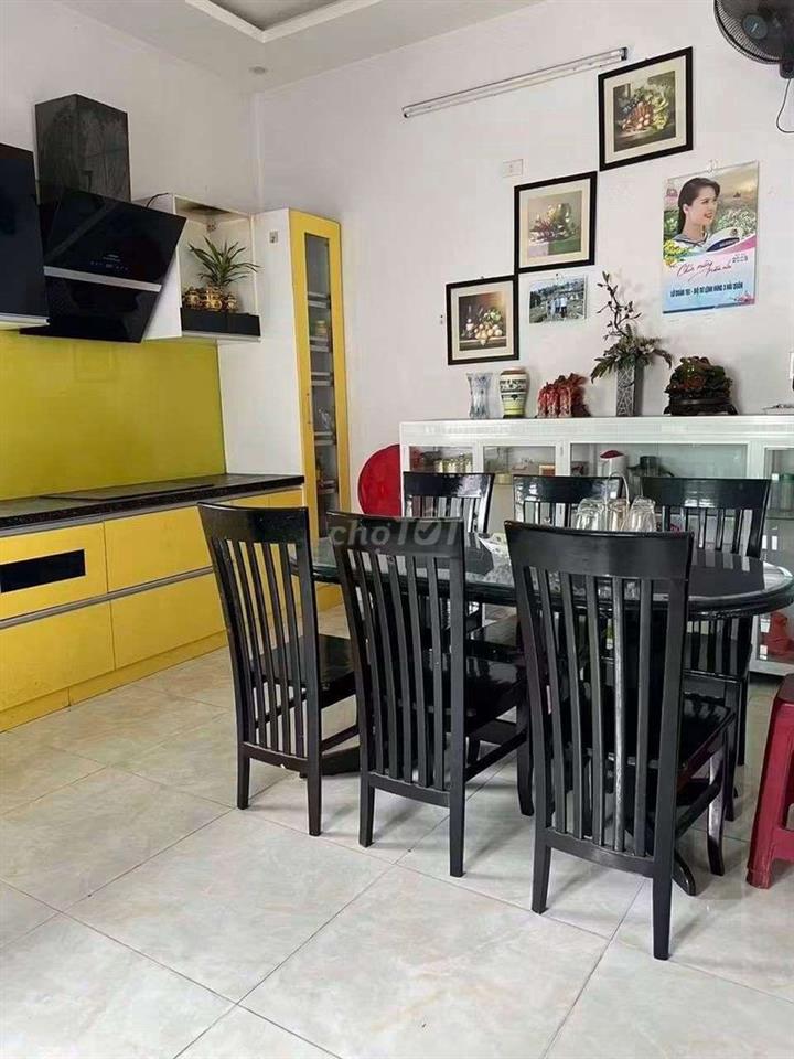 cho thuê nhà mặt đường Ngô Quyền sát chợ hải sản ,gần biển