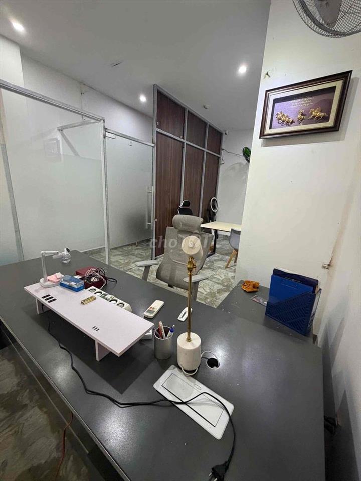 Văn Phòng Đầy Đủ Nội Thất Đẹp