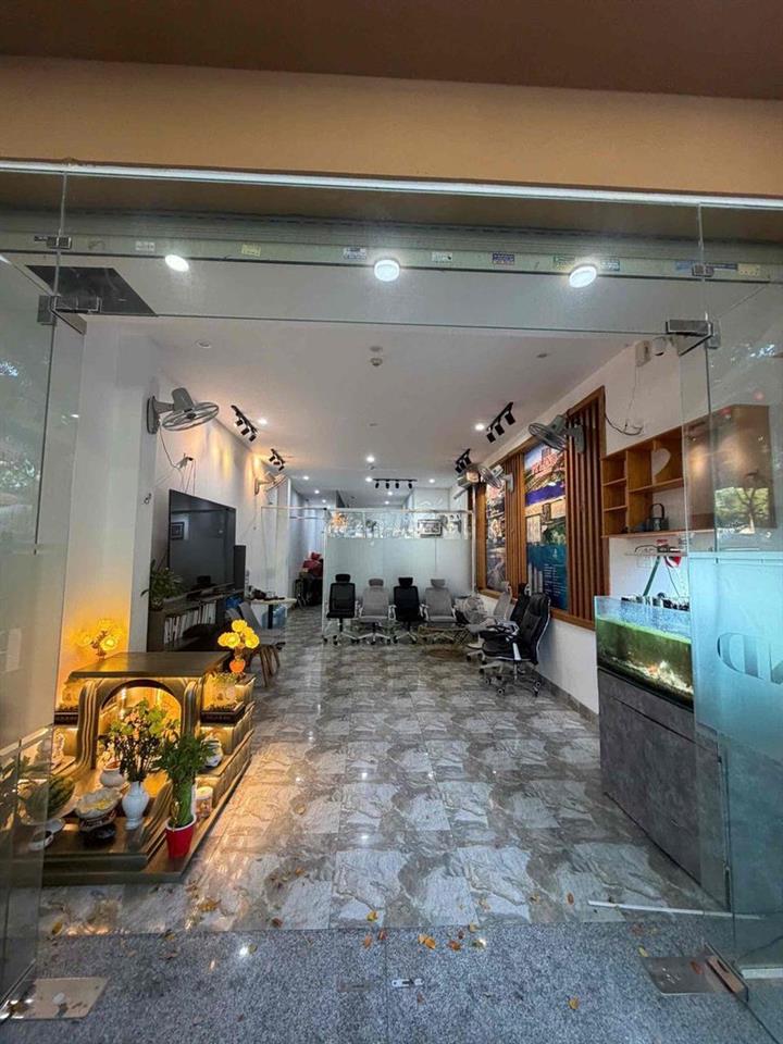 Văn Phòng Đầy Đủ Nội Thất Đẹp