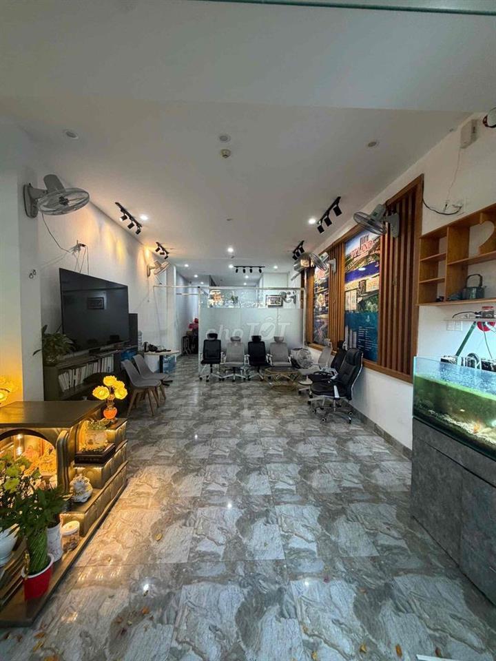 Văn Phòng Đầy Đủ Nội Thất Đẹp