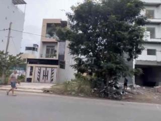Đất Nguyễn Minh Châu