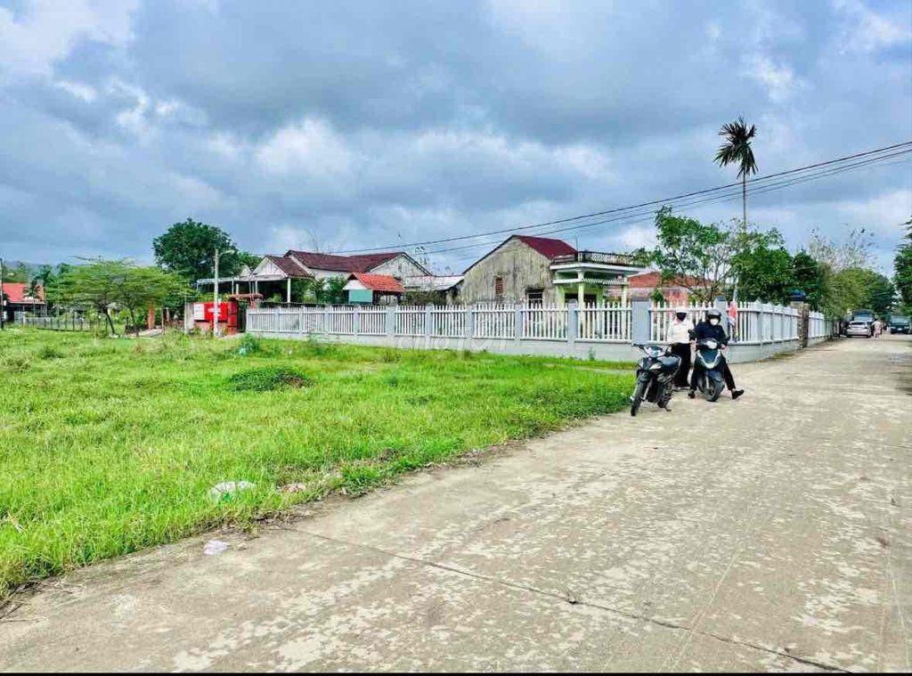 140 m2 đất Hoà Tiến đường 2 ô tô