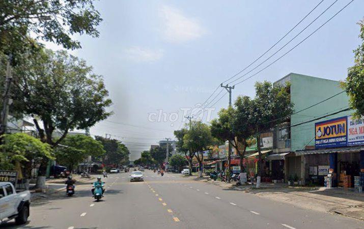 bán đất mặt tiền Phạm Hùng