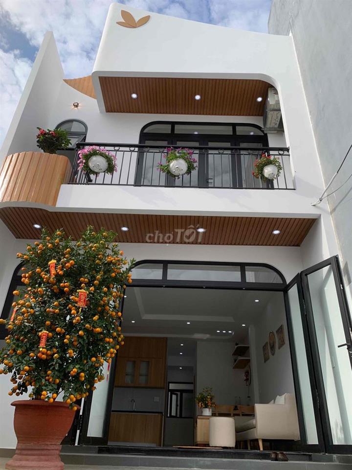 Nhà 2 Tầng Điện Ngọc