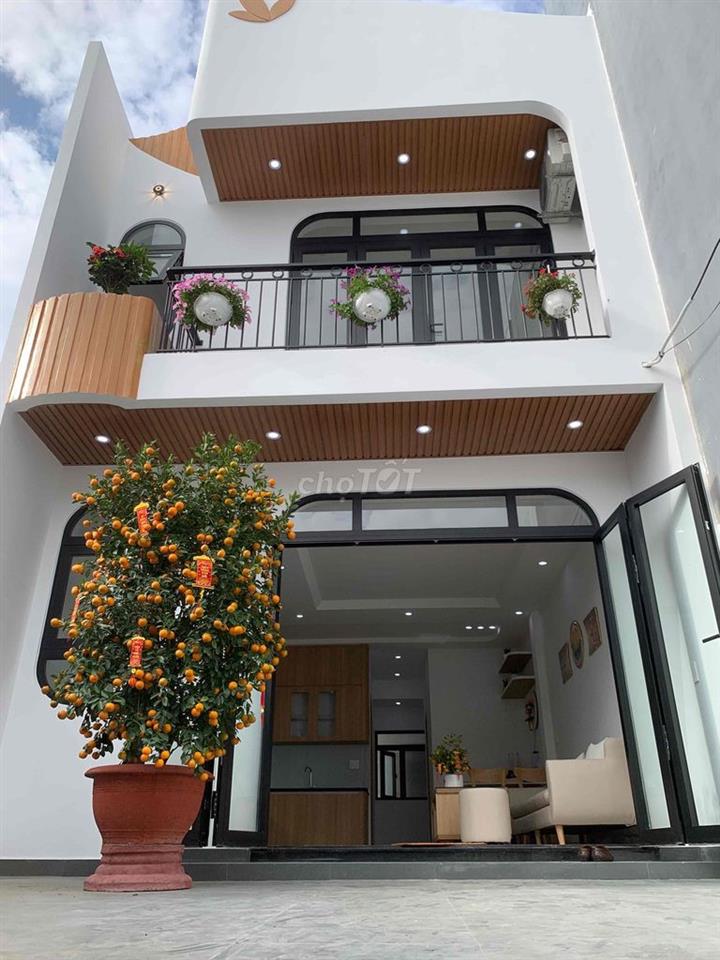 Nhà 2 Tầng Điện Ngọc