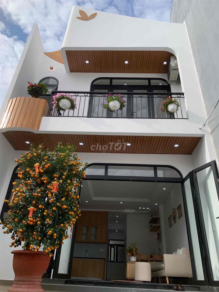 Nhà 2 Tầng Điện Ngọc