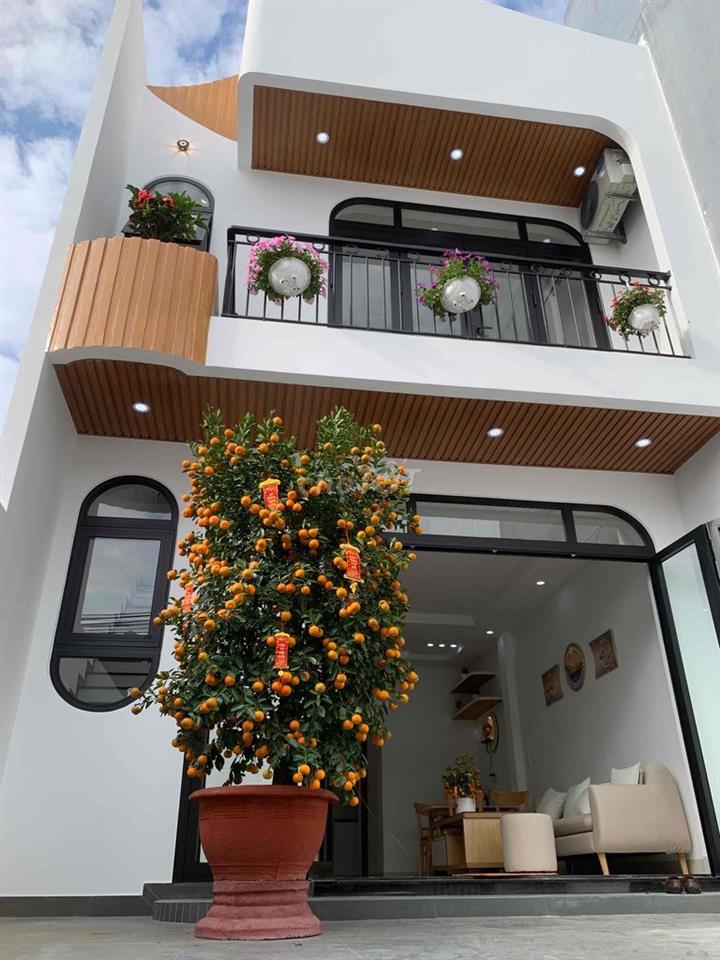 Nhà 2 Tầng Điện Ngọc
