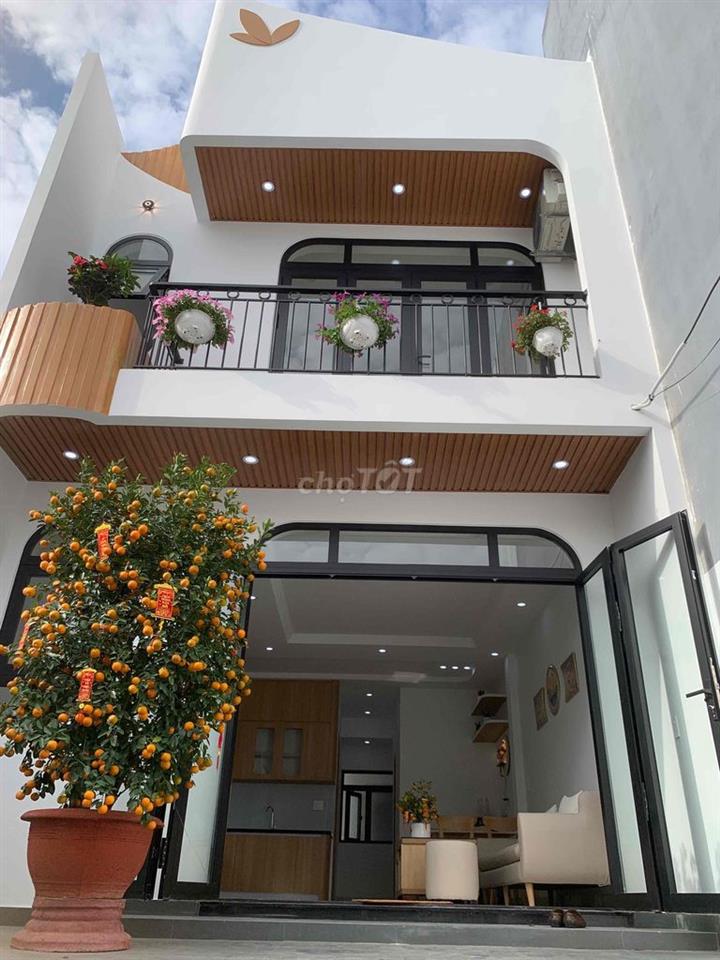 Nhà 2 Tầng Điện Ngọc