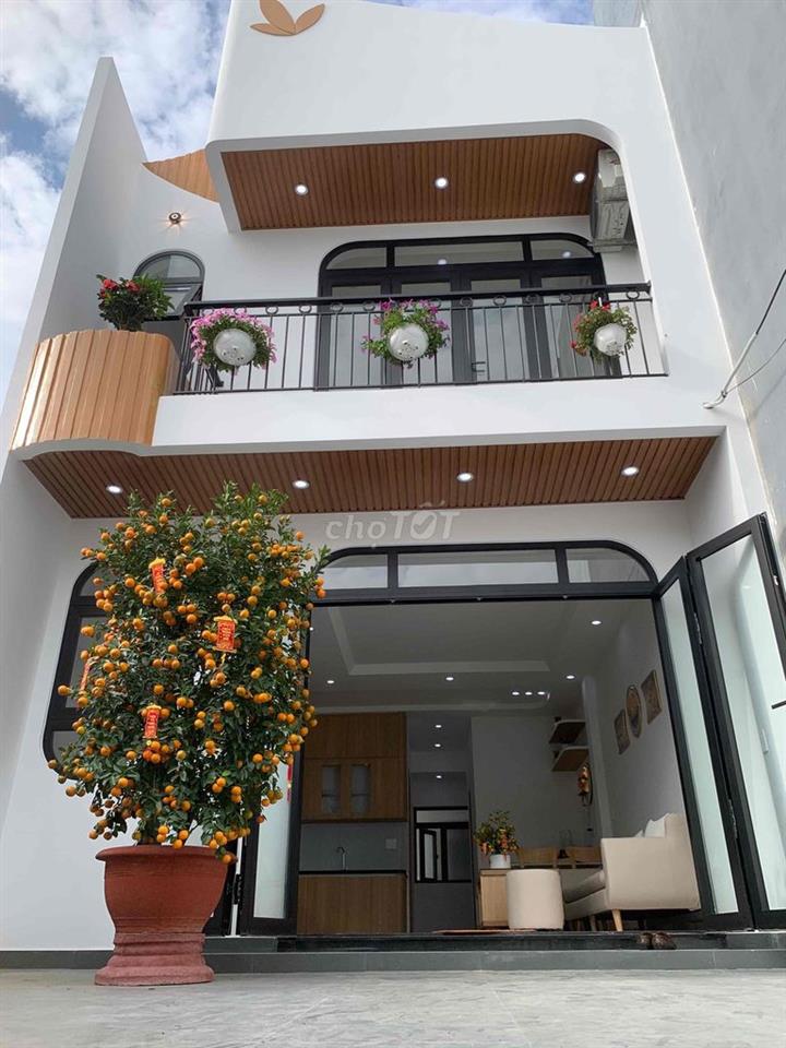 Nhà 2 Tầng Điện Ngọc