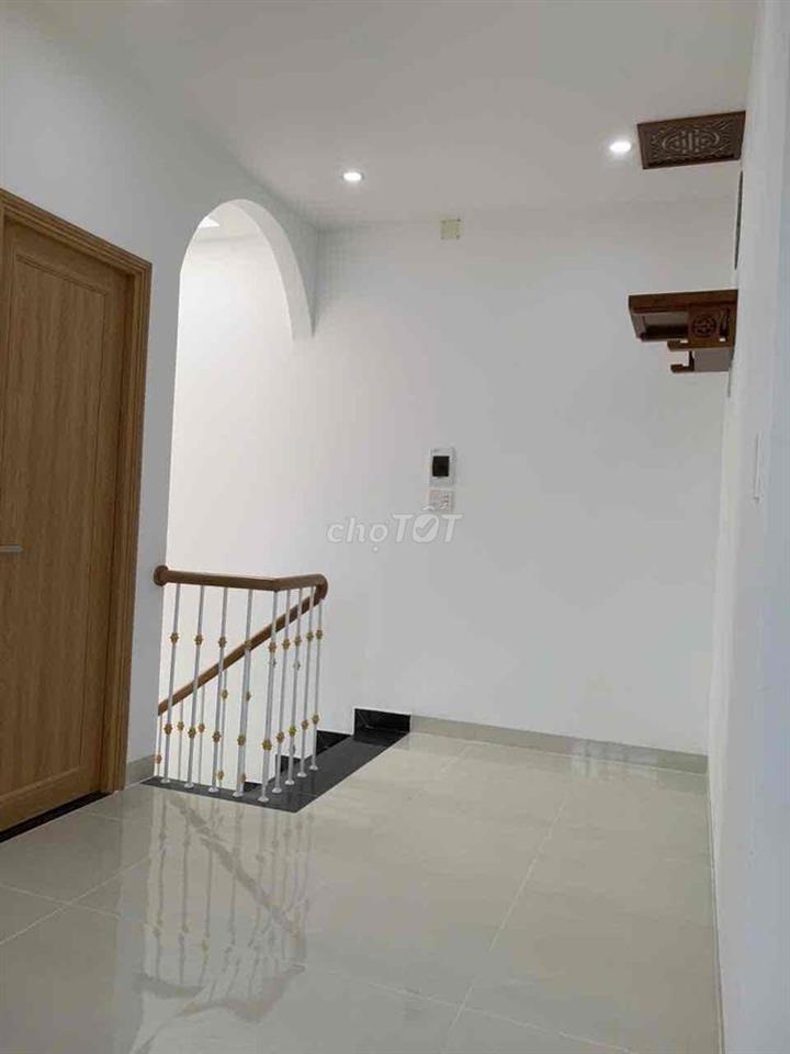 Nhà 2 Tầng Điện Ngọc cần bán