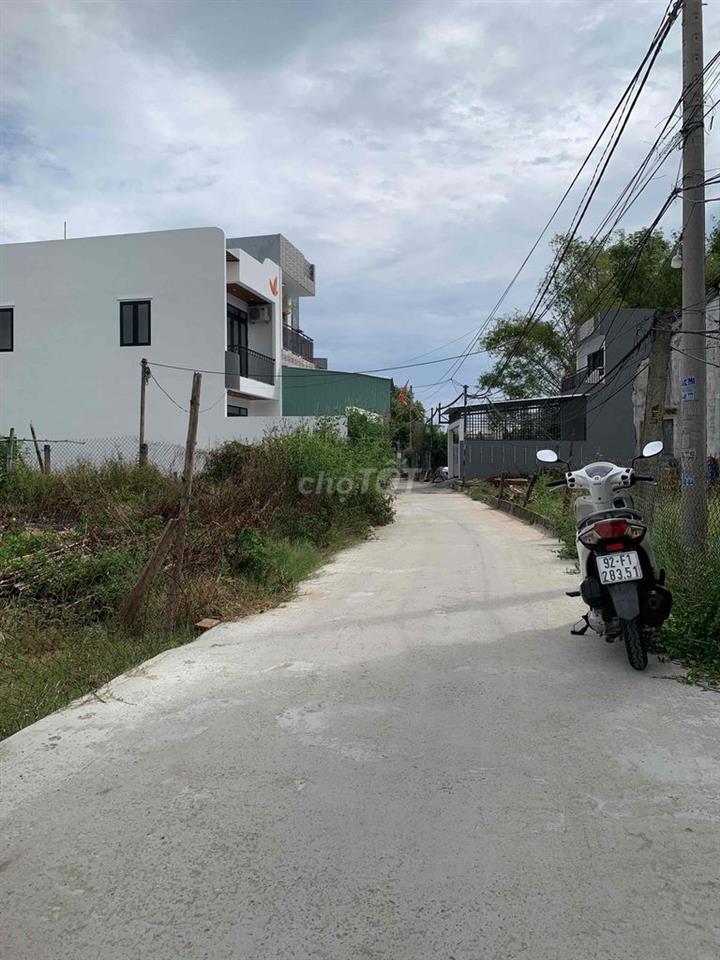 Đất kiệt Tứ Ngân Điện Ngọc
