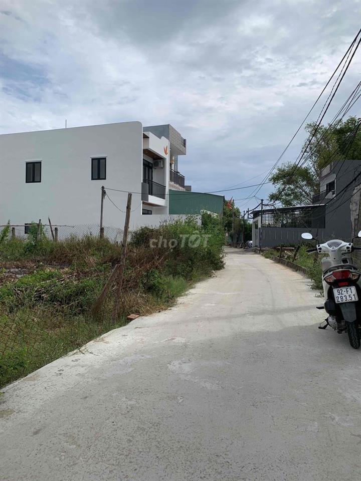 Đất kiệt Tứ Ngân Điện Ngọc
