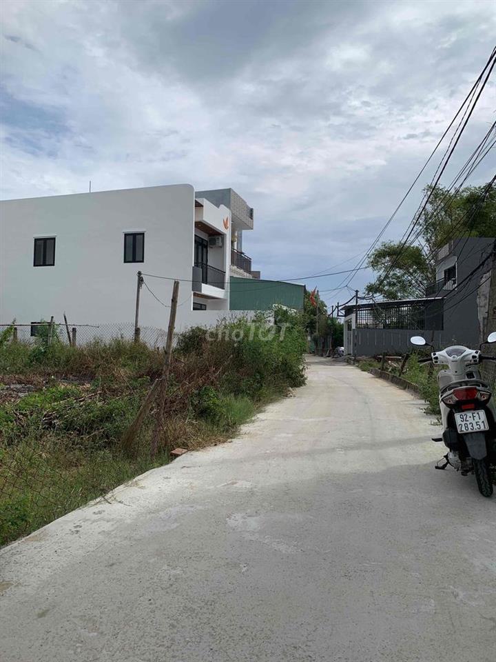 Đất kiệt Tứ Ngân Điện Ngọc
