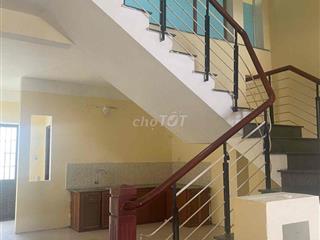 Nhà mặt tiền Lê Văn Hiến vị trí đẹp ngay ngã tư nhộn nhịp