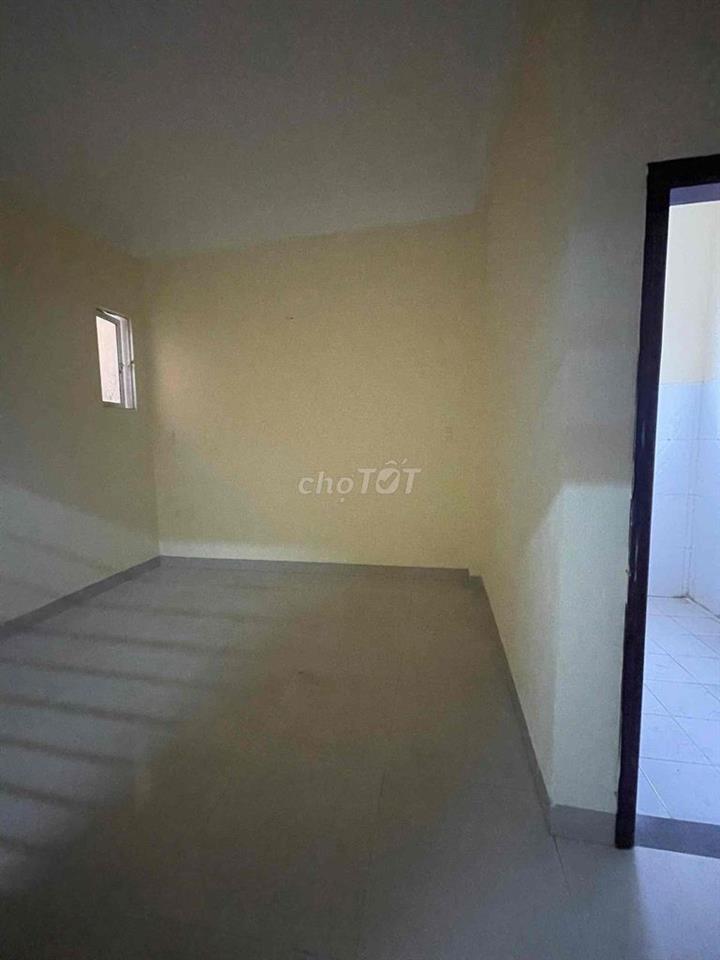 Nhà mặt tiền Lê Văn Hiến vị trí đẹp ngay ngã tư nhộn nhịp