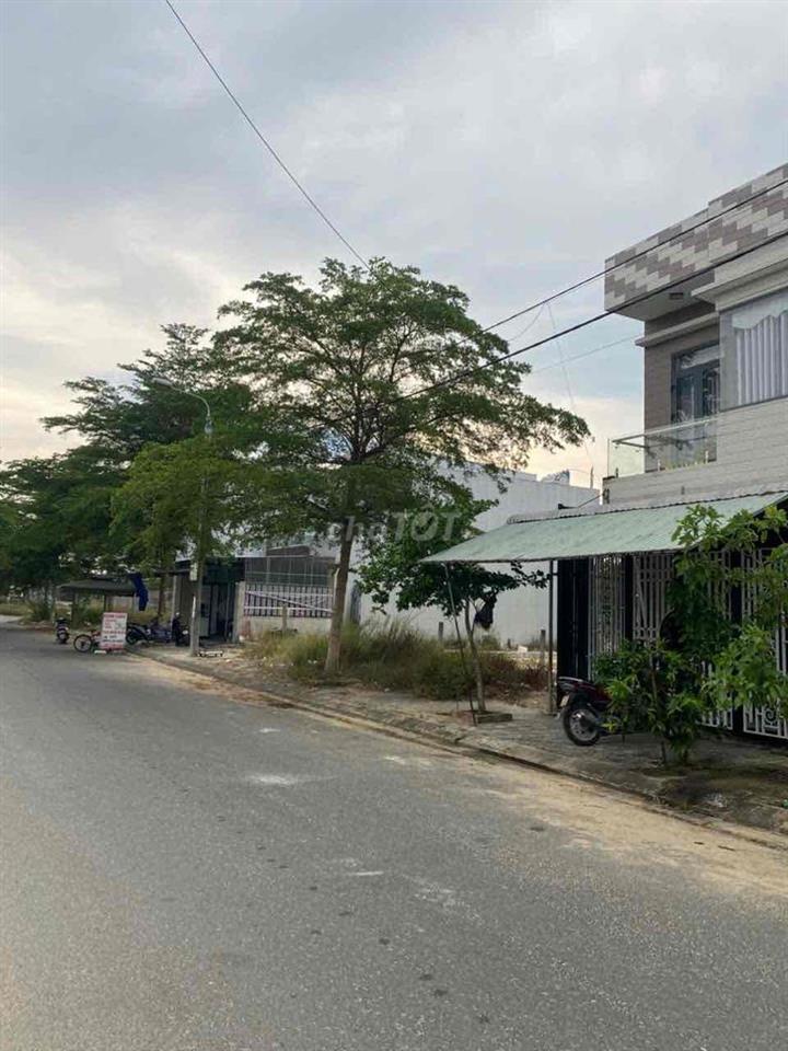 Đất mặt tiền kinh doanh ngay cổng phụ chợ Điện Dương