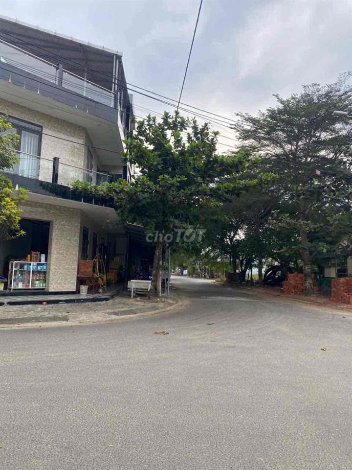Đất mặt tiền kinh doanh ngay cổng phụ chợ Điện Dương
