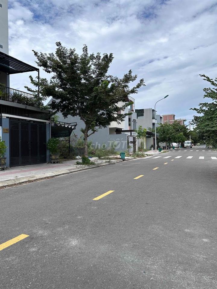 Bán Lô Đất Cực Đẹp Giá *** Khu Golden Hills Đường 7.5 Mét