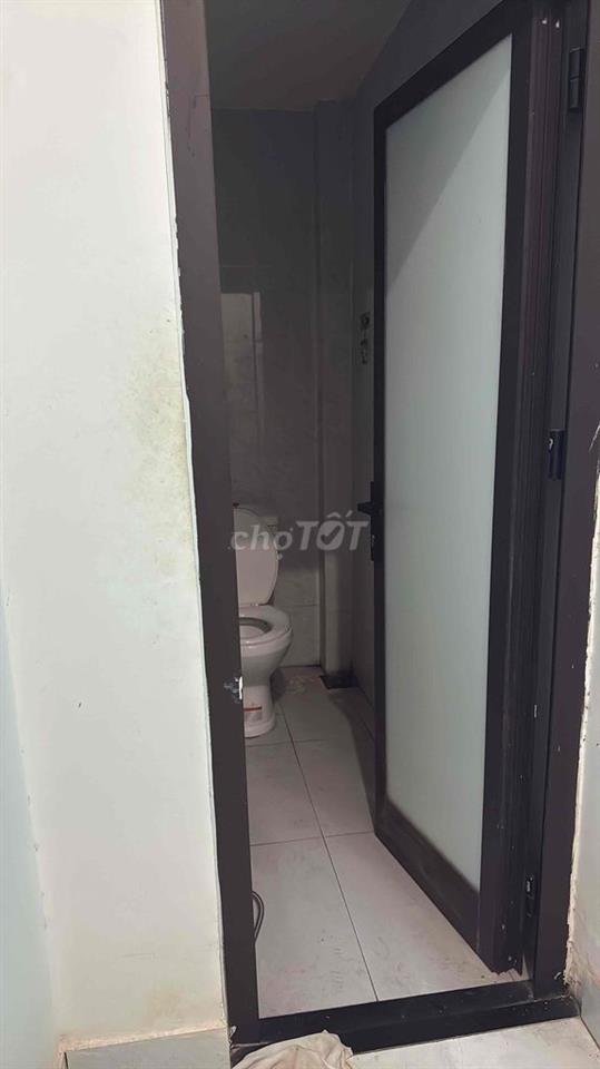 Cho thuê phòng lớn 50m2 tại nhà mặt tiền trung tâm quận thanh khê