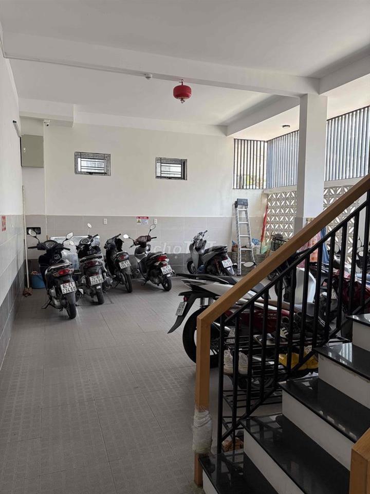 Phòng ĐHKT gác lửng đầy đủ nội thất, sạch sẽ, khu vực yên tĩnh an ninh