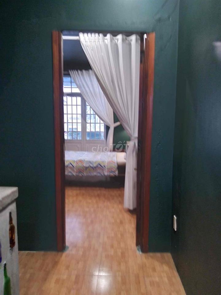Cho thuê căn hộ 1 phòng ngủ, 1 bếp riêng biệt tầng 4 Lê Thanh Nghị
