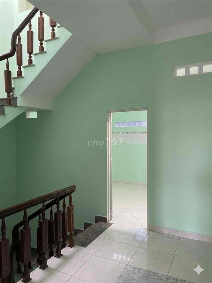 dư 3 phòng đường Đỗ Bá ,,,  1 phòng lớn và 2 phòng nhỏ tầng 3 , phòng