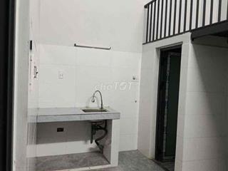 Phòng trọ mặt tiền, vị trí đẹp, đông người qua lại.