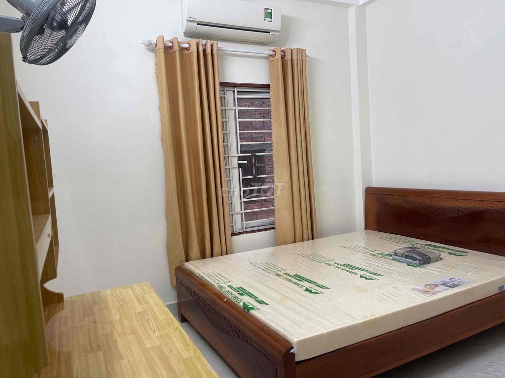 còn phòng full nội thất