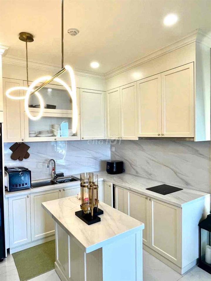 Chủ Ngộp Bán Nhanh 2PN 79M2 Full Nội Thất 2.250Tỷ  Chung Cư C SKY VIEW