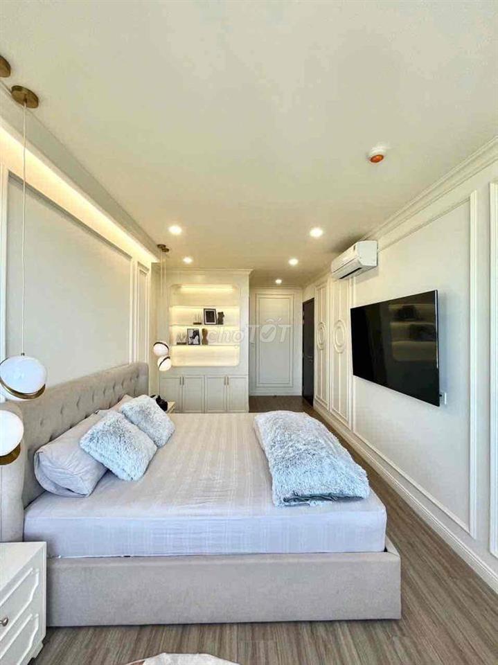 Chủ Ngộp Bán Nhanh 2PN 79M2 Full Nội Thất 2.250Tỷ  Chung Cư C SKY VIEW