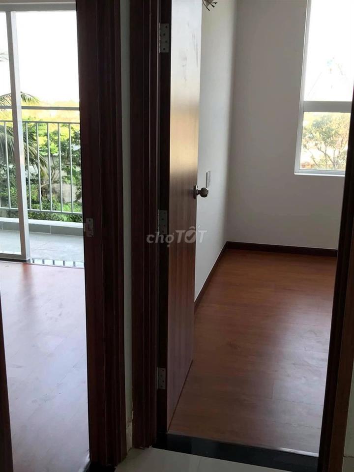 BÁN CĂN GÓC 2PN2WC 56M2 CÓ BAN CÔNG SAMSORA - Giá chỉ 1ty750