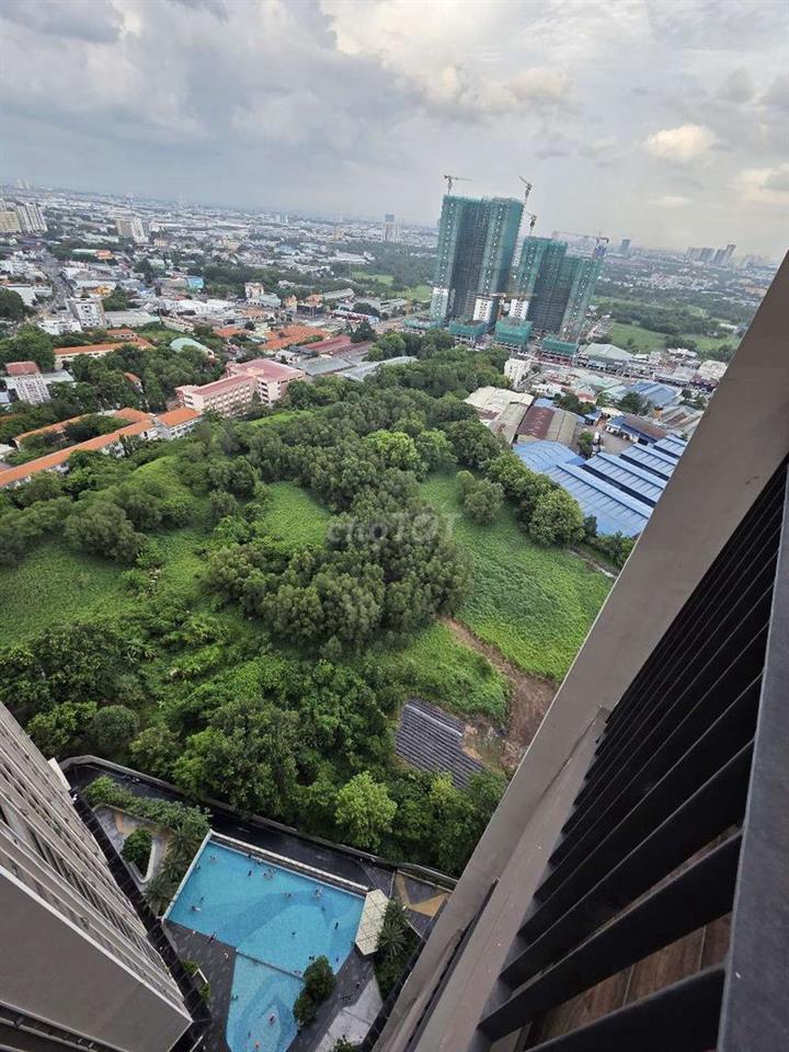 Bán 2pn 2wc 65m² đông bắc view hồ bơi