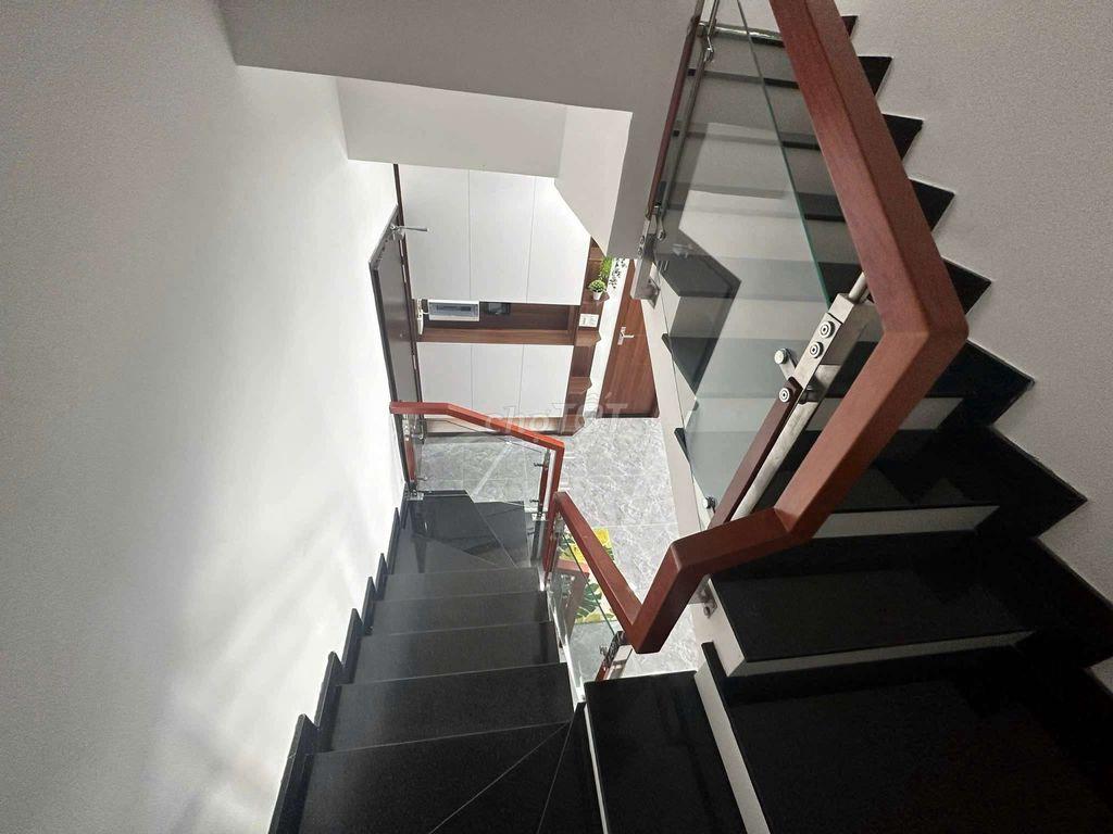 THUÊ PENTHOUSE CAO CẤP C-SKYVIEW CHÁNH NGHĨA – TDM 1,000USD