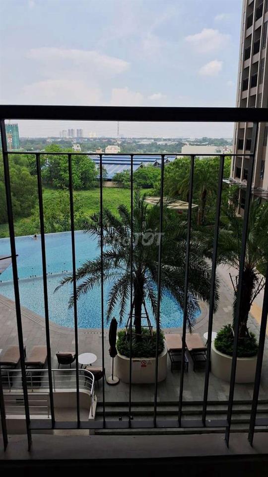 CHÍNH CHỦ BÁN RẺ  2PN TẦNG THẤP ĐỐI DIỆN BỂ BƠI OPAL SKYLINE 2,22 TỶ