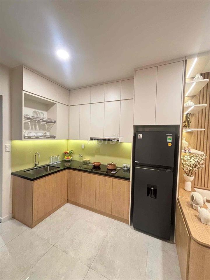 Kẹt tiền làm ăn, nhượng lại căn hộ 2PN tầng cao view trực diện Landmar