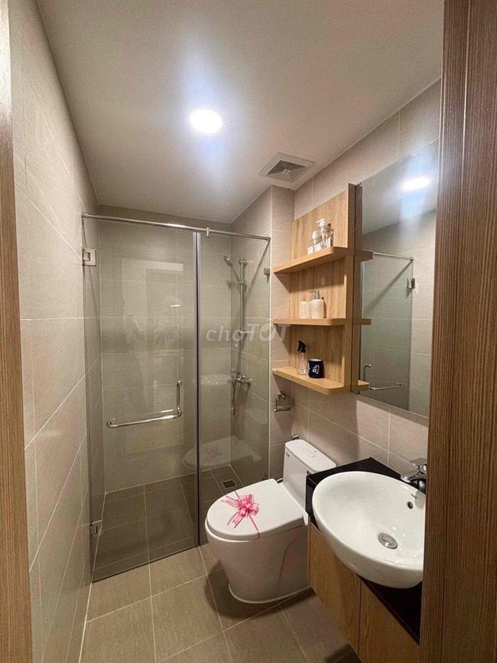 Kẹt tiền làm ăn, nhượng lại căn hộ 2PN tầng cao view trực diện Landmar