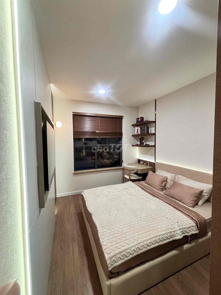 Kẹt tiền làm ăn, nhượng lại căn hộ 2PN tầng cao view trực diện Landmar