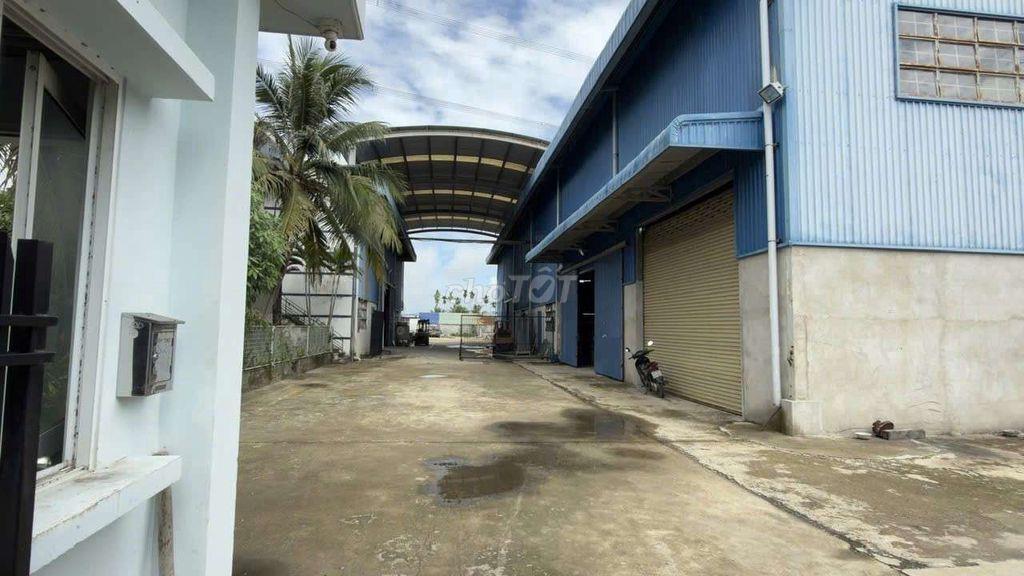 Bán gấp xưởng 8155m2. ĐT825 . Đức Hoà Thượng . Long An