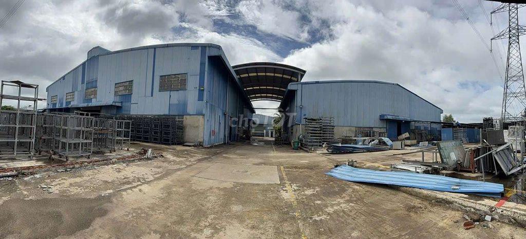 Bán gấp xưởng 8155m2. ĐT825 . Đức Hoà Thượng . Long An